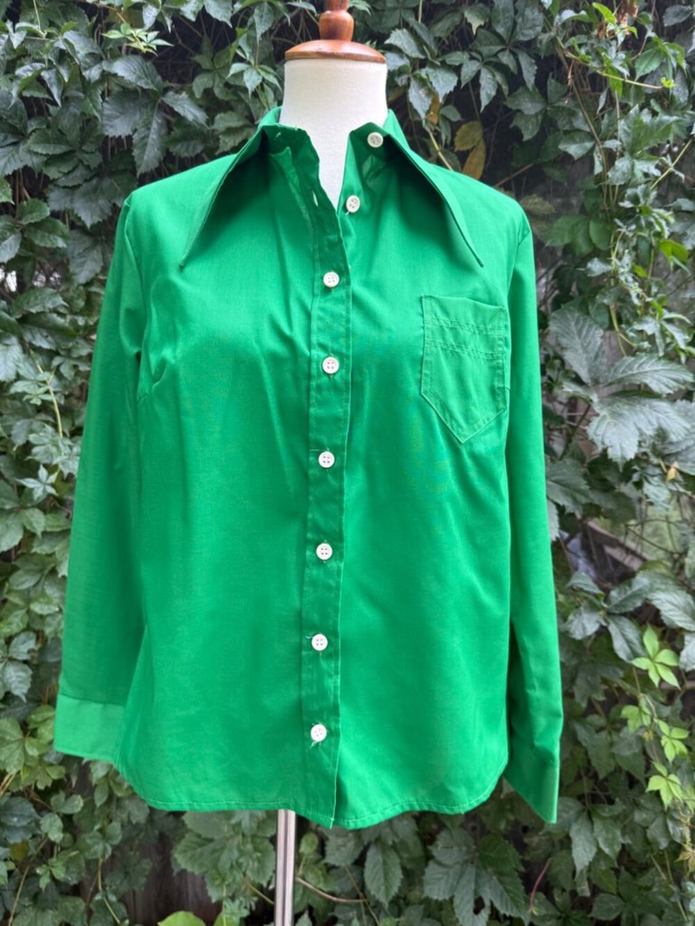 90s Does 70s Kelly Green Dagger Collar Shirt Button-Up Garant Diolen Waist 44"